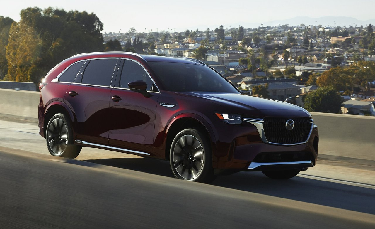 Mazda CX-90: immagini ufficiali