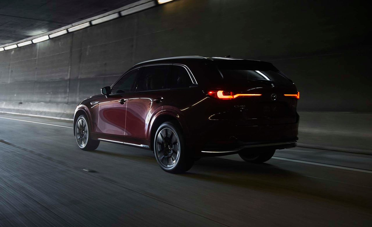 Mazda CX-90: immagini ufficiali