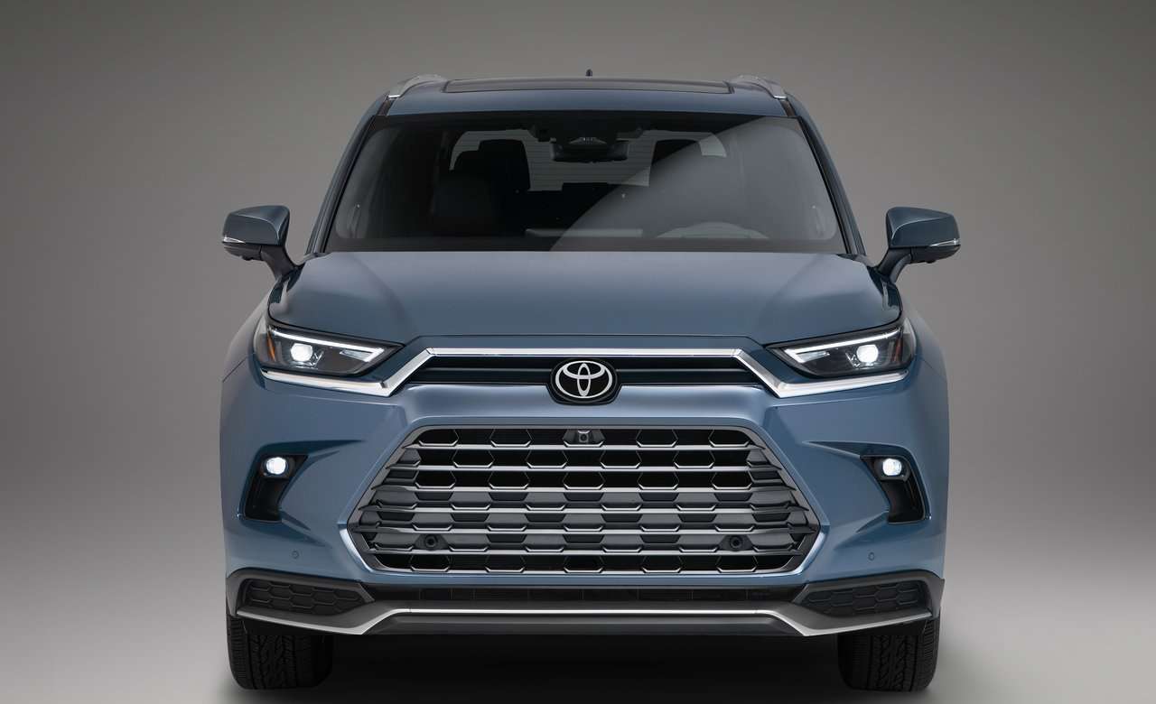 Toyota Grand Highlander: immagini ufficiali