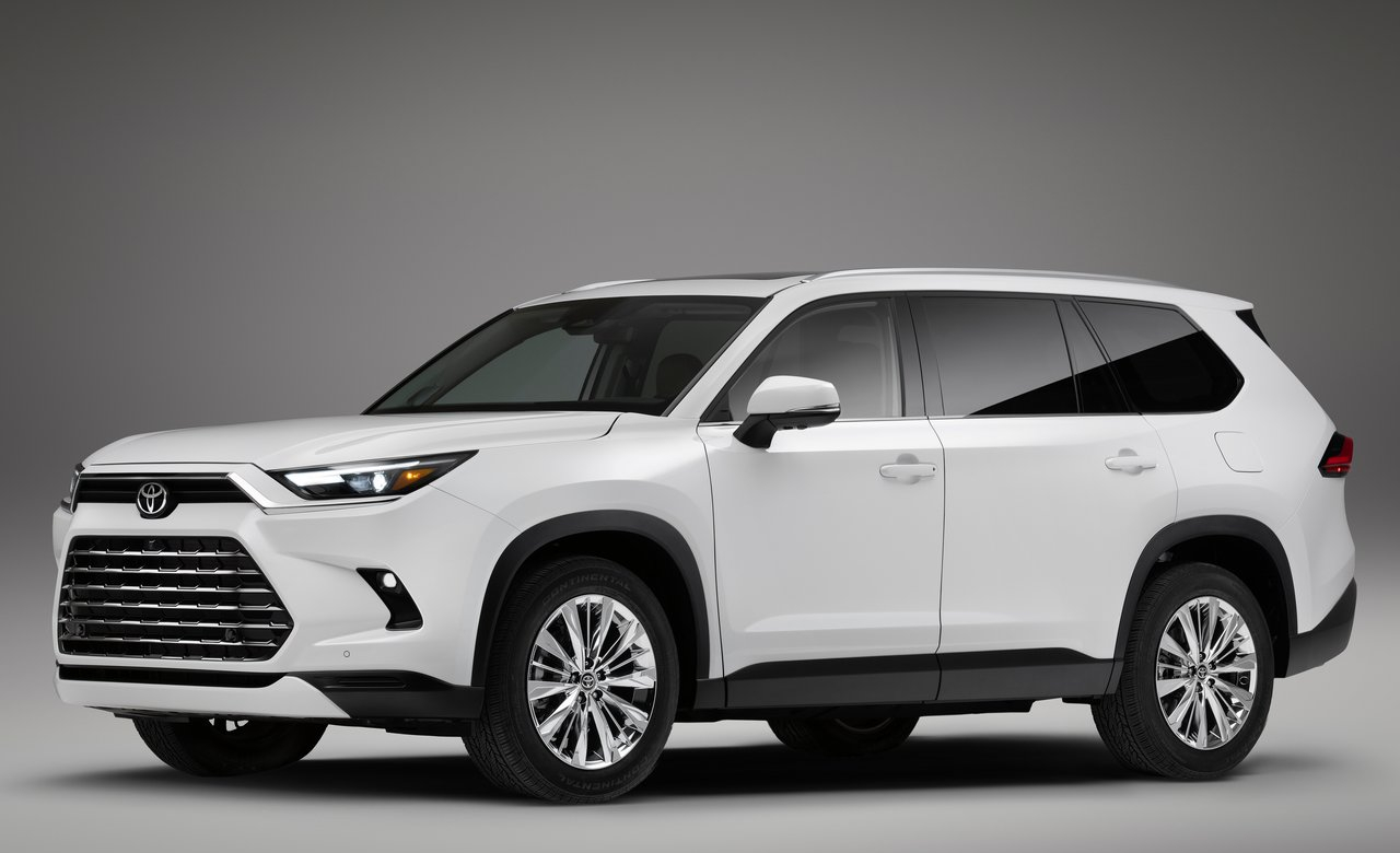 Toyota Grand Highlander: immagini ufficiali