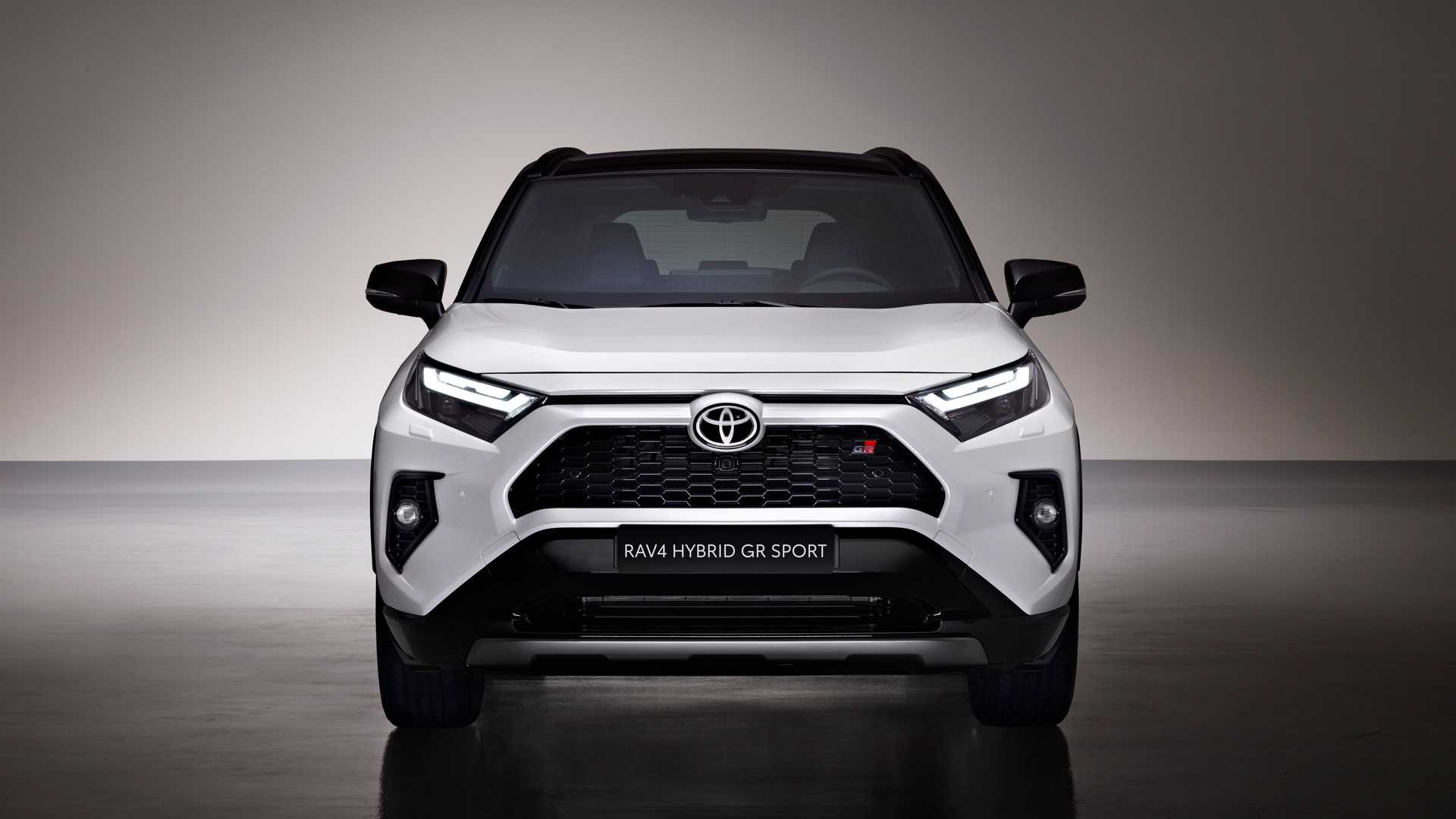 Toyota RAV4 GR Sport: le immagini ufficiali