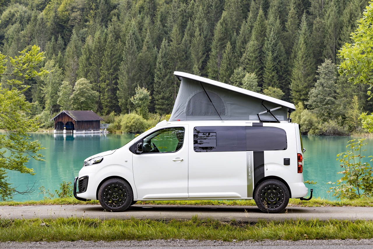 Le foto dell'Opel Vivaro Alpincamper