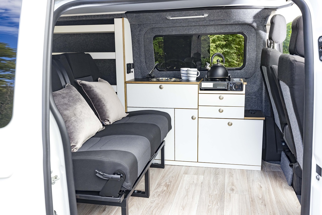 Le foto dell'Opel Vivaro Alpincamper