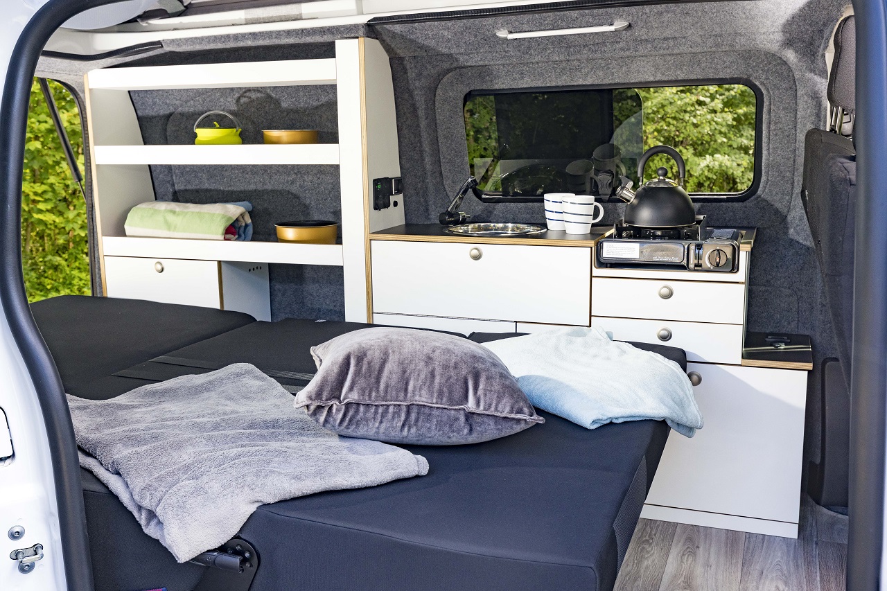 Le foto dell'Opel Vivaro Alpincamper