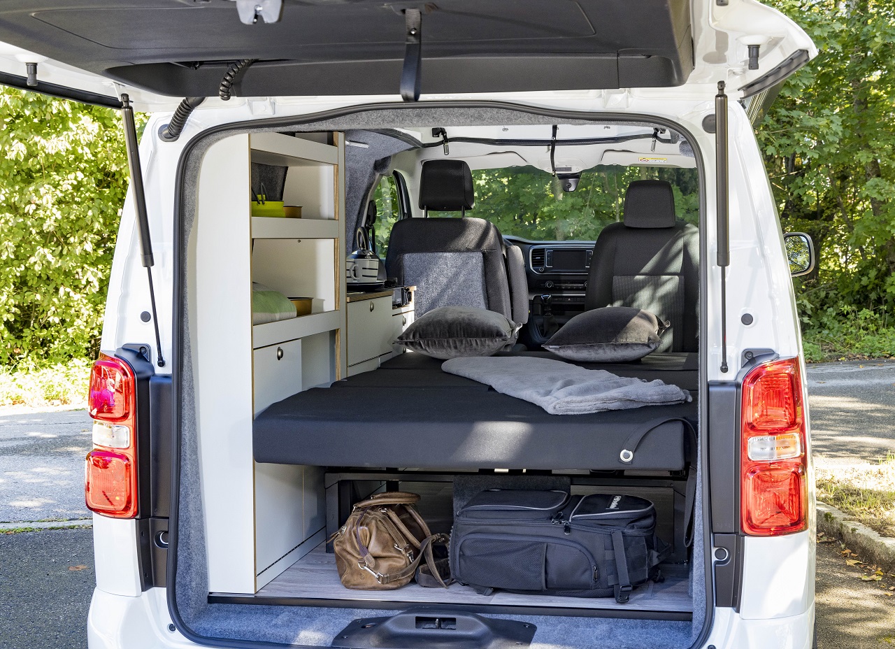 Le foto dell'Opel Vivaro Alpincamper