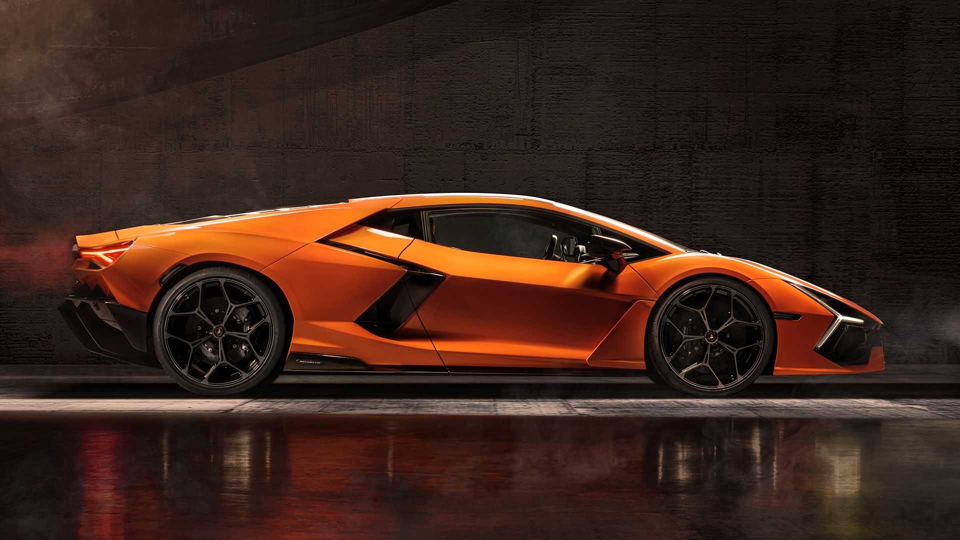 Nuova Lamborghini Revuelto