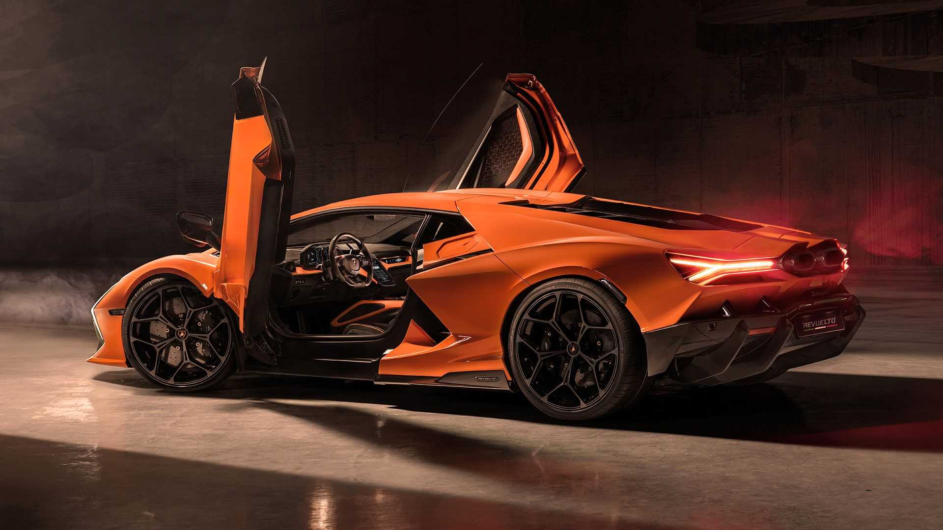 Nuova Lamborghini Revuelto