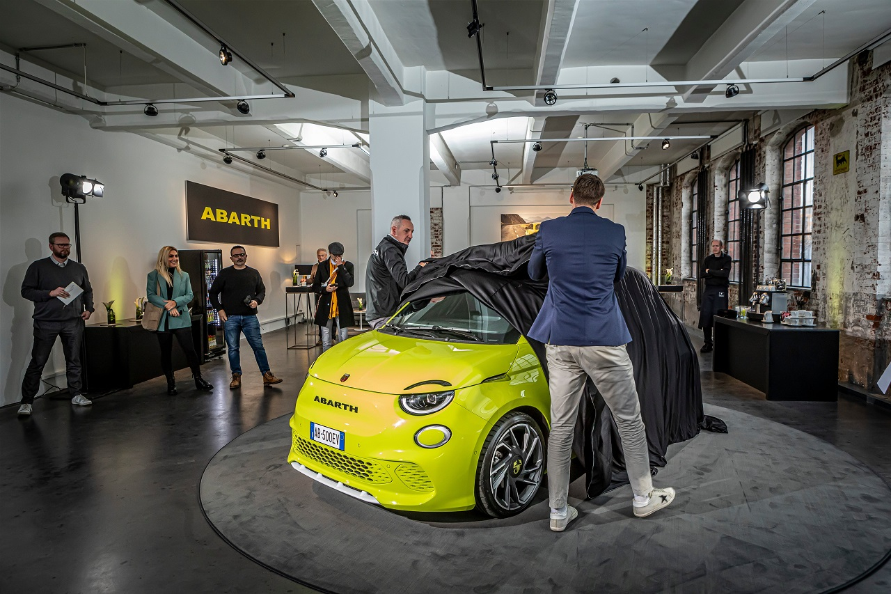 Abarth 500e in tour