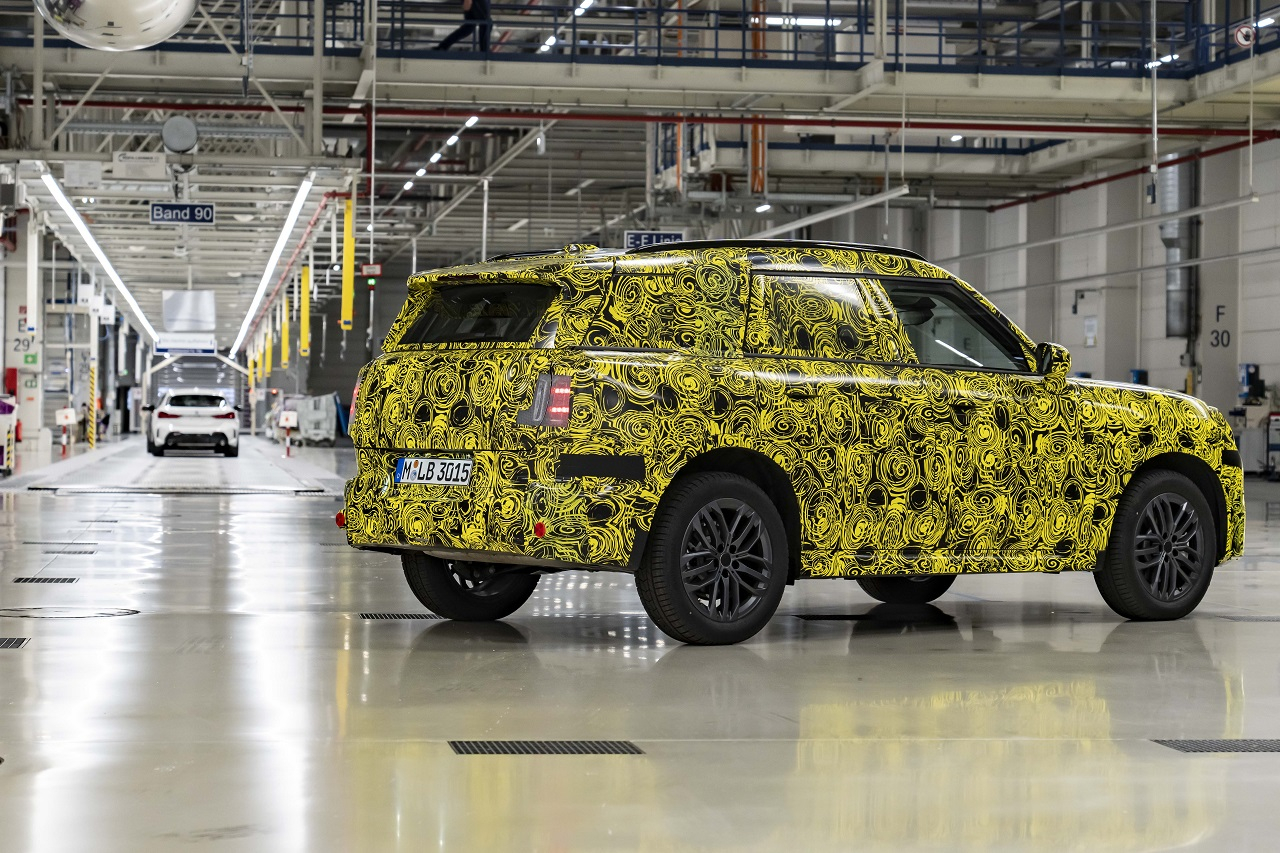 Le immagini della nuova MINI Countryman elettrica