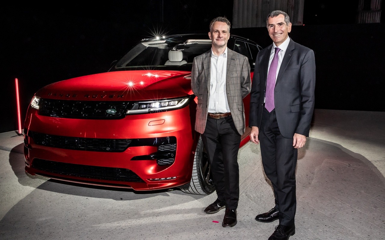 Nuova Range Rover Sport 2022: presentazione all'hangar Bicocca di Milano