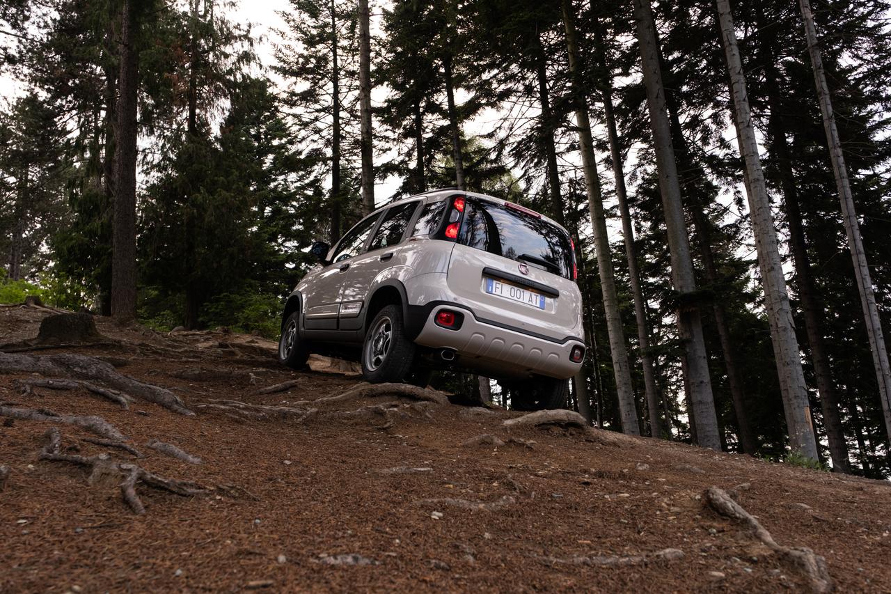 FIAT Panda 4x4 festeggia 40 anni di successi presentando la nuova