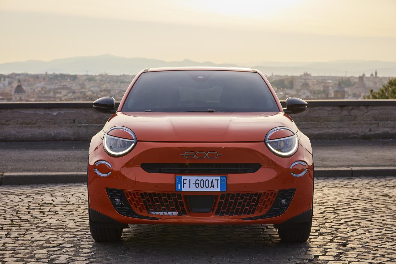 Fiat 600e: l'icona della mobilità italiana rinasce 100% elettrica [FOTO] -  Autoblog