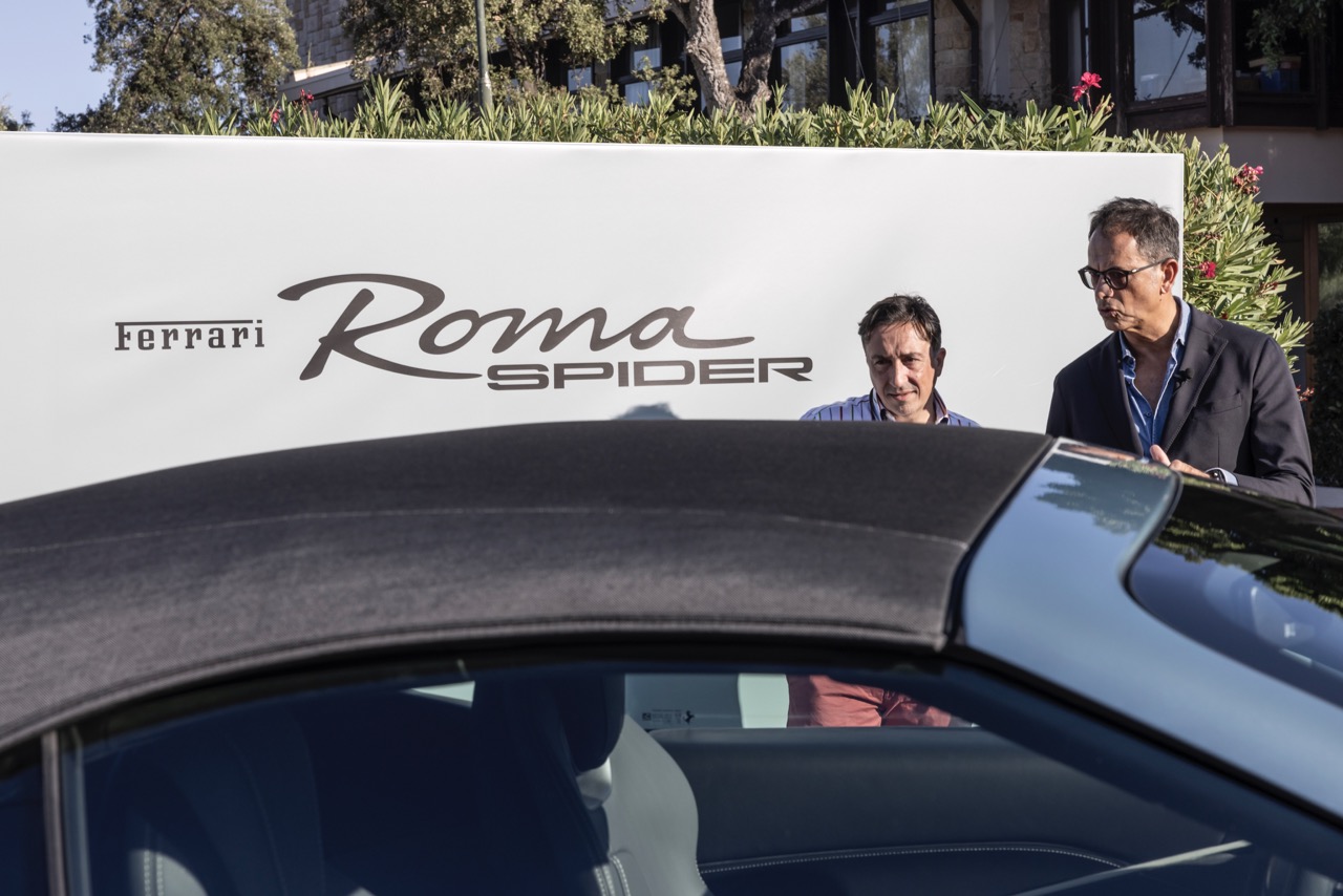 Ferrari Roma Spider: le foto con Flavio Manzoni