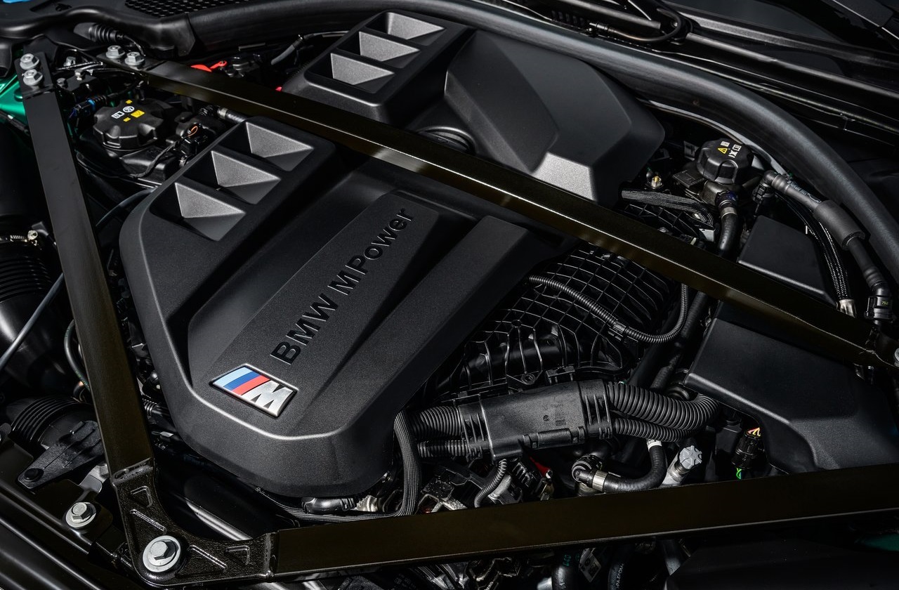nuova BMW M4 CS motore