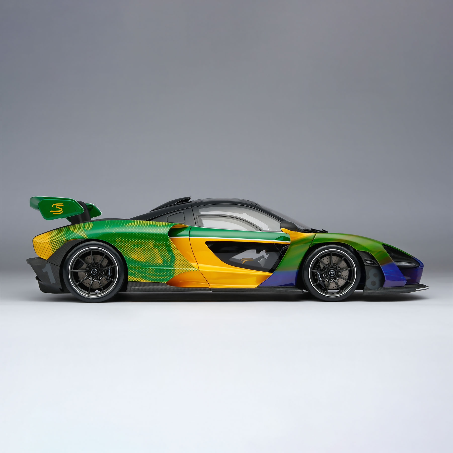 McLaren Senna in scala