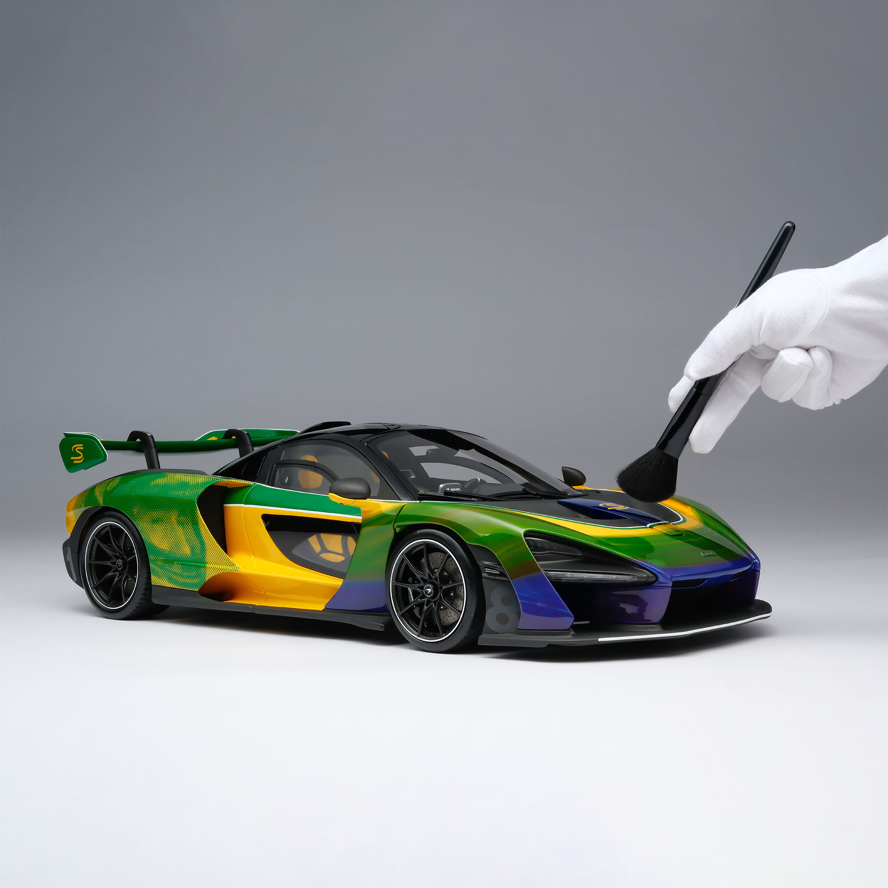 McLaren Senna in scala