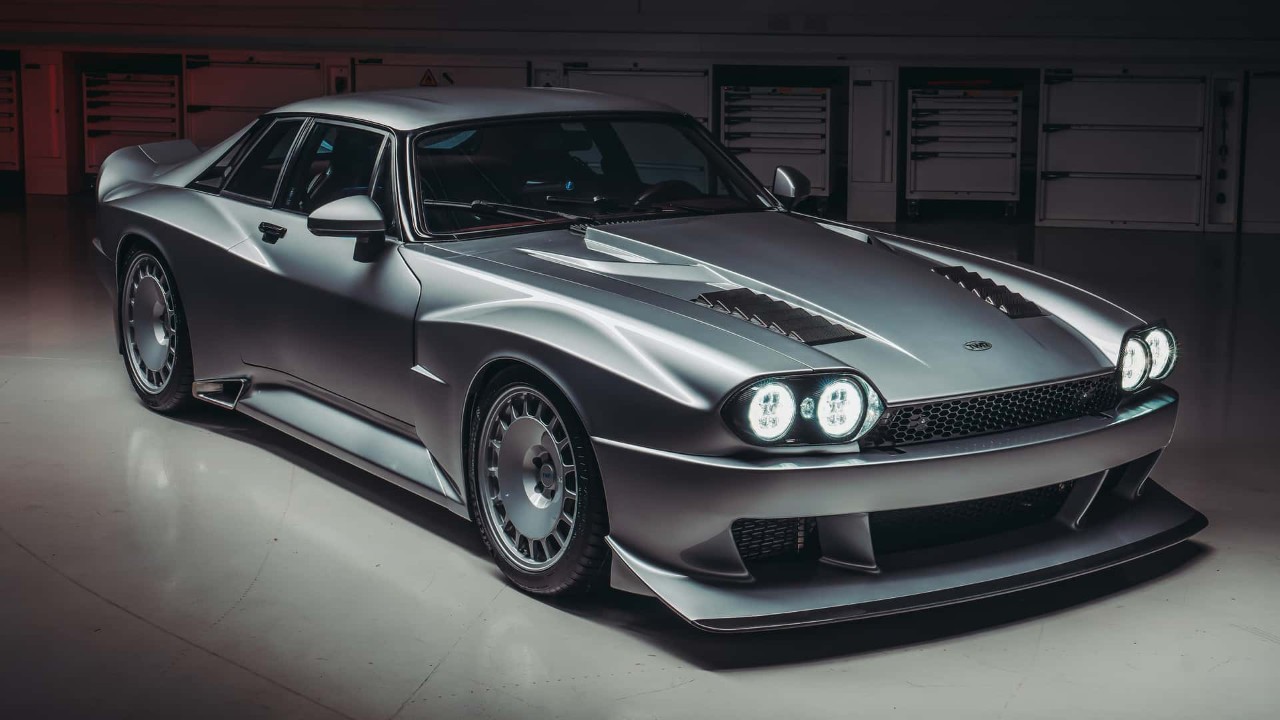 https://www.autoblog.it/app/uploads/2024/11/jaguar-xjs-supercat-twr-4.jpg