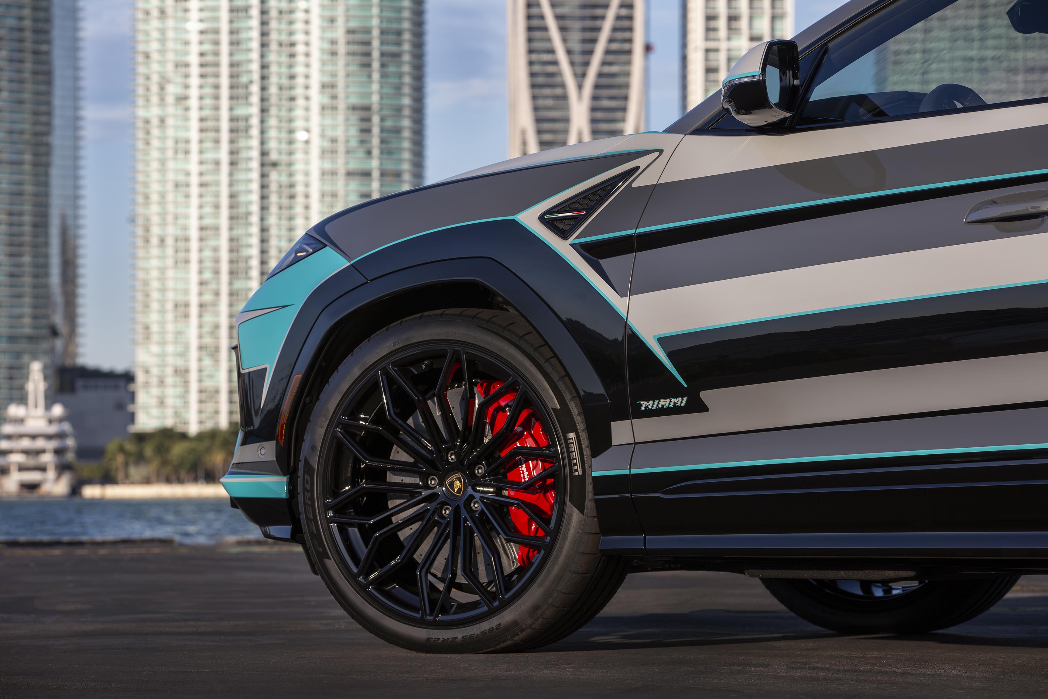 Lamborghini Urus SE Ad Personam