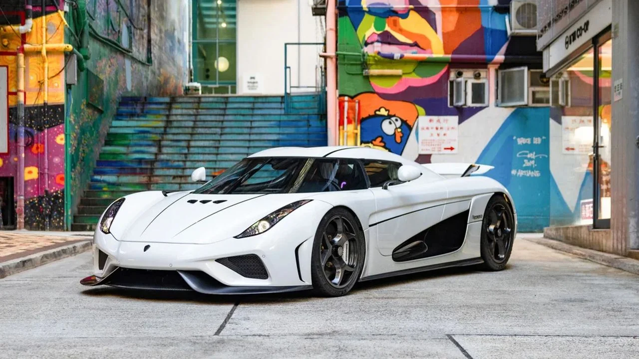 Koenigsegg Regera 2022 NUOVA: un gioiello da 2,5 milioni di dollari in vendita