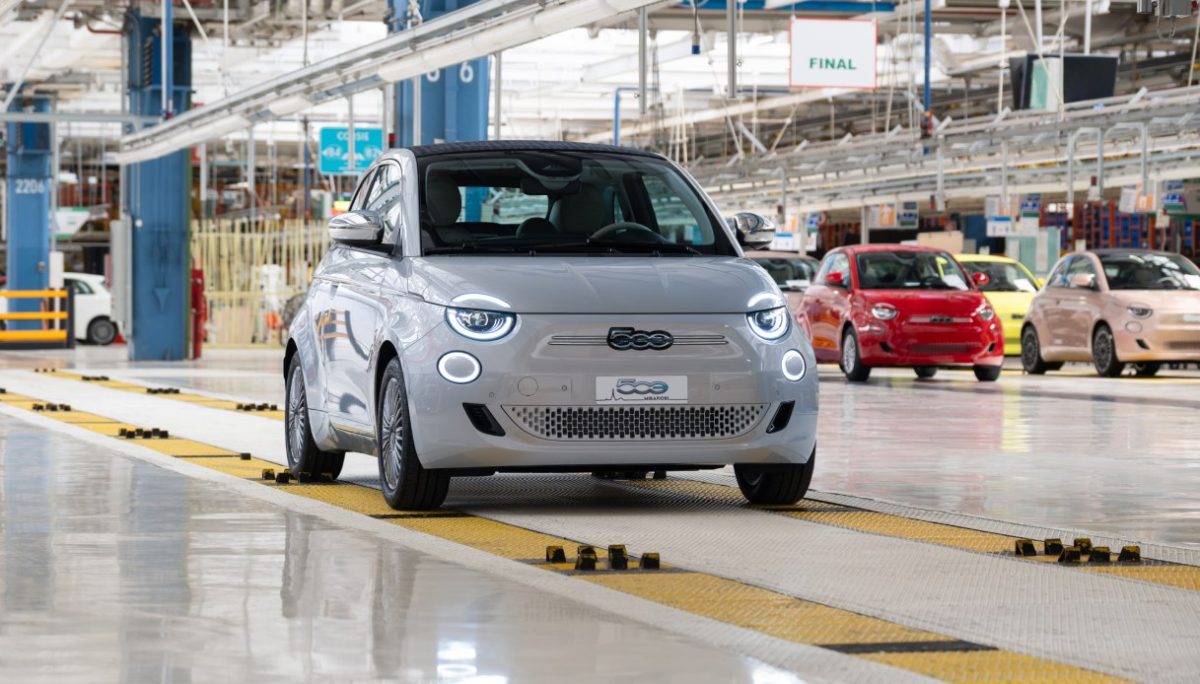 https://www.autoblog.it/app/uploads/2025/01/Mirafiori-Fiat-500e-riaccende-le-linee-produttive-scaled.jpg