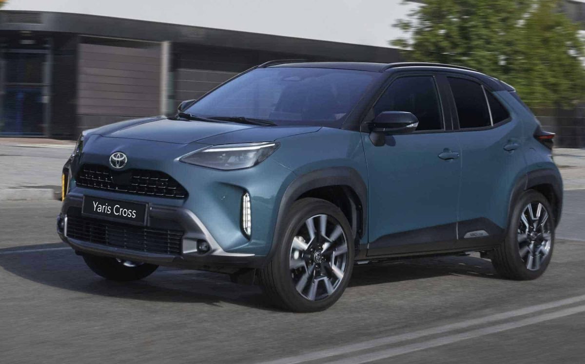 Toyota Yaris Cross 2025: restyling e novità per il SUV Compatto