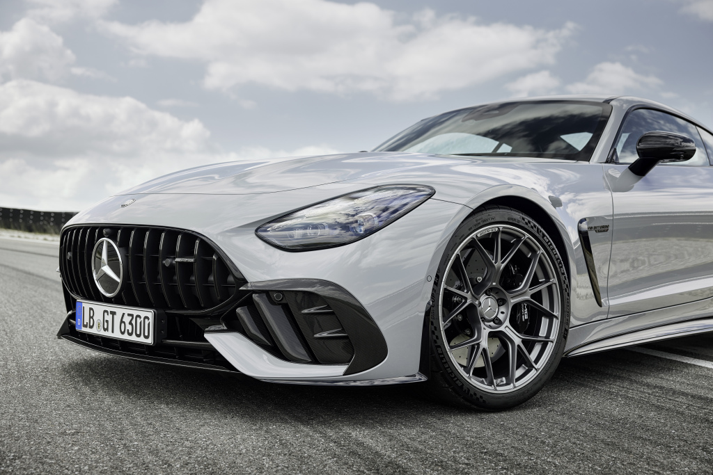 Mercedes-AMG GT Coupé4 EV, la supercar elettrica da 1.000 CV