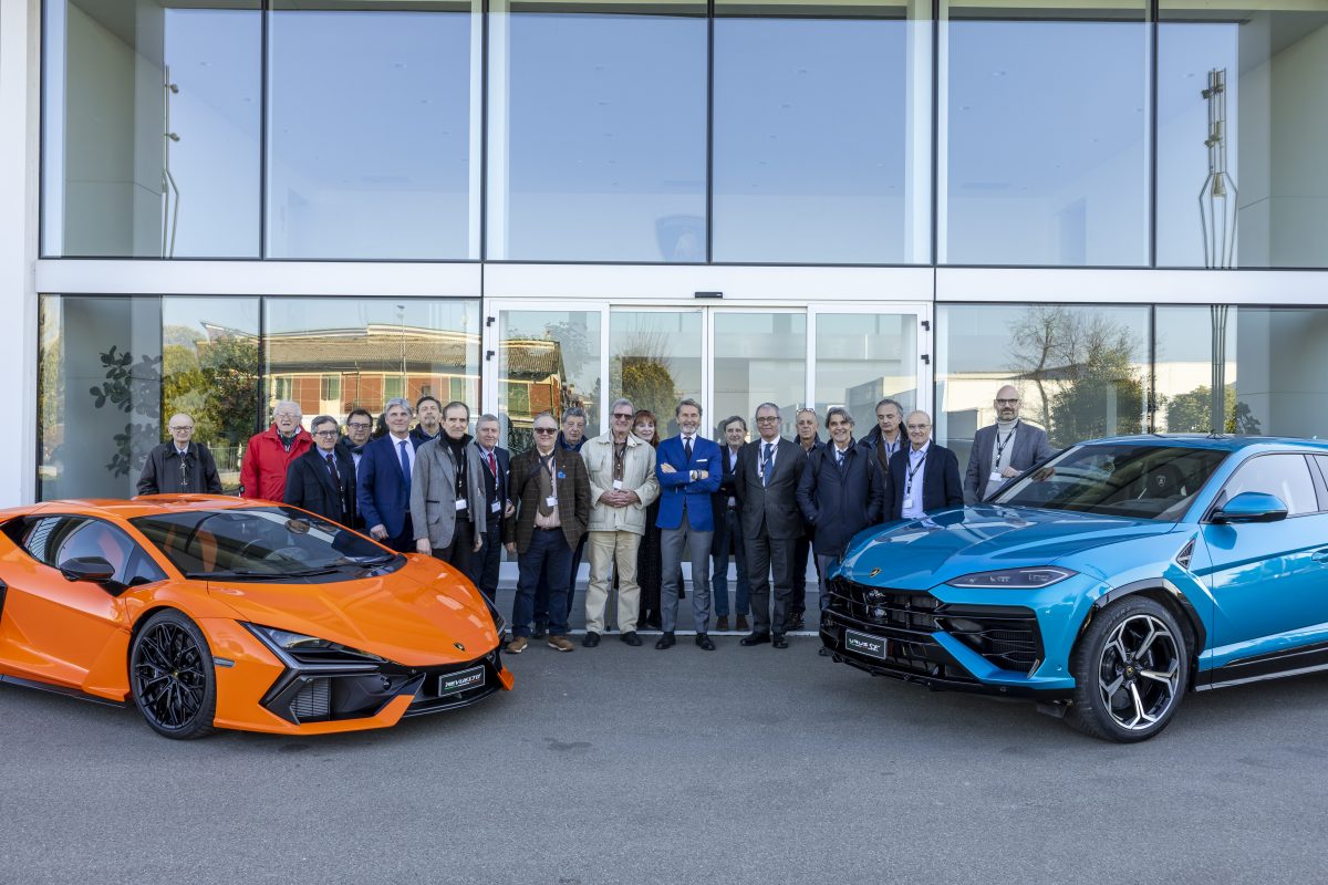 Tartaruga d'Argento nelle mani di Stephan Winkelmann, un anno straordinario per Lamborghini,