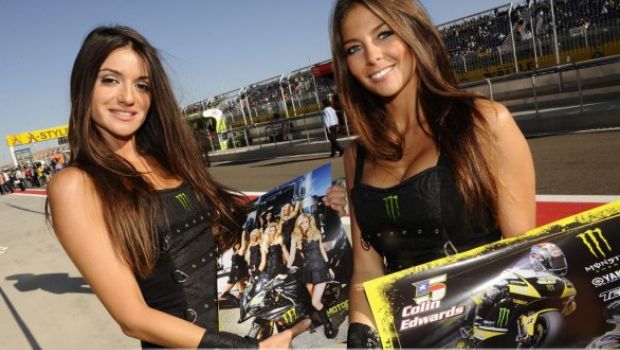 Motogp Paddock Girls E Umbrella Girls Di Aragon Motorland Motoblog