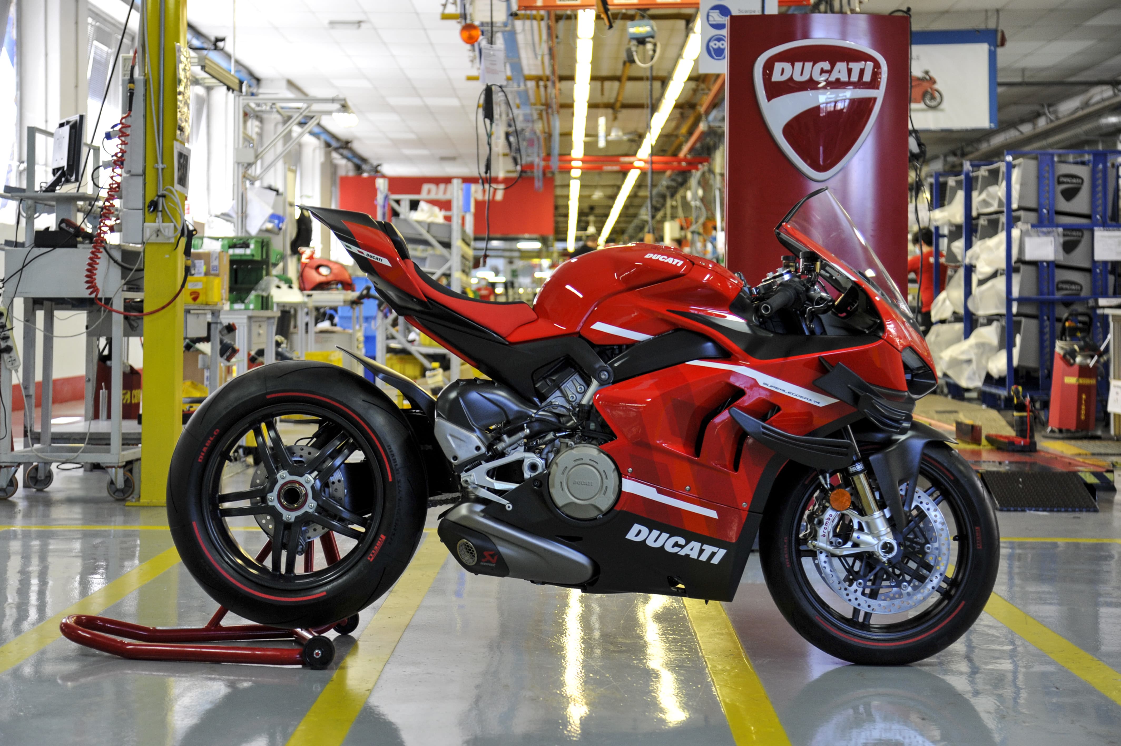 Ducati Panigale Superleggera V4 Ecco Il Video Dellunboxing Motoblog