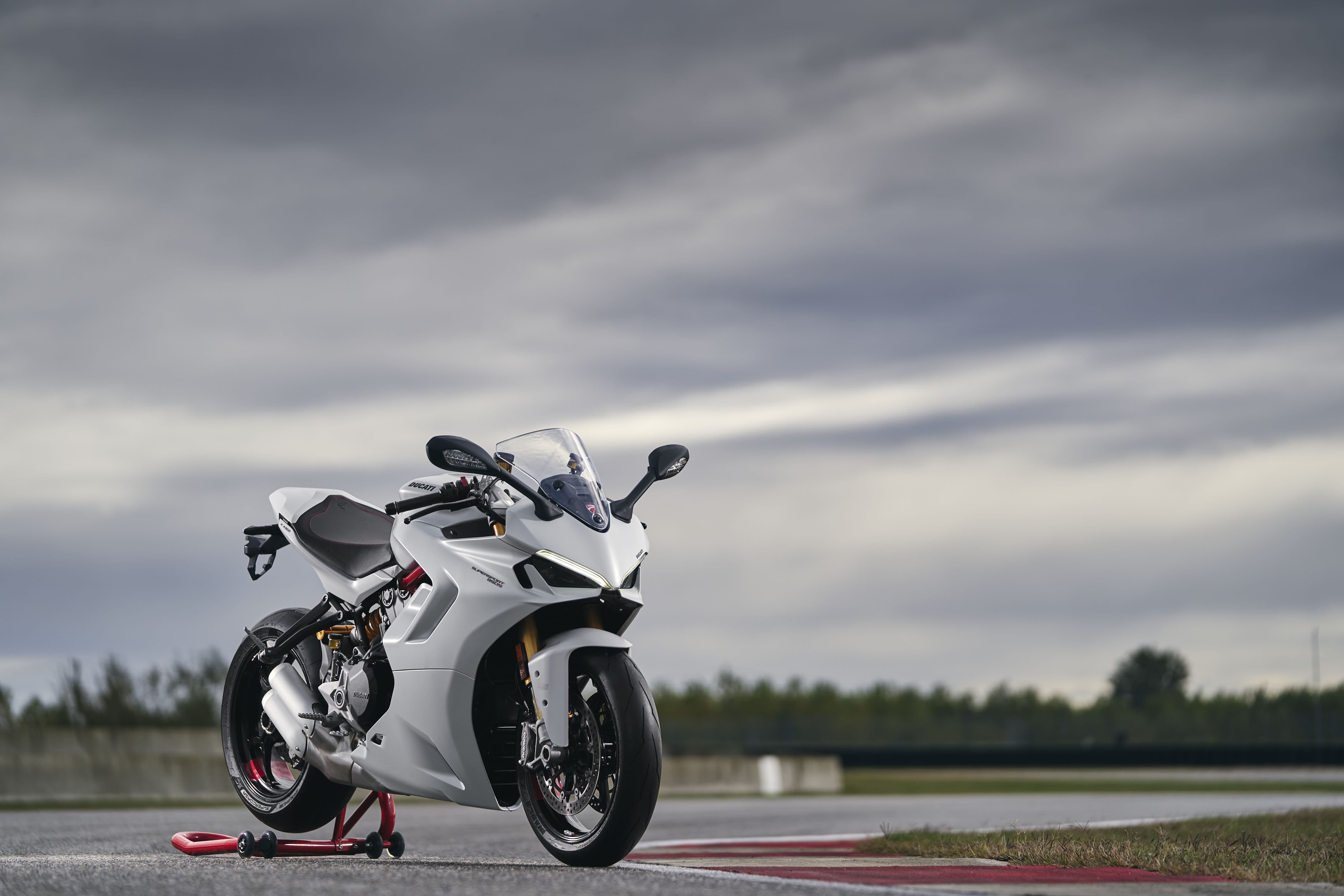 ducati-supersport-950