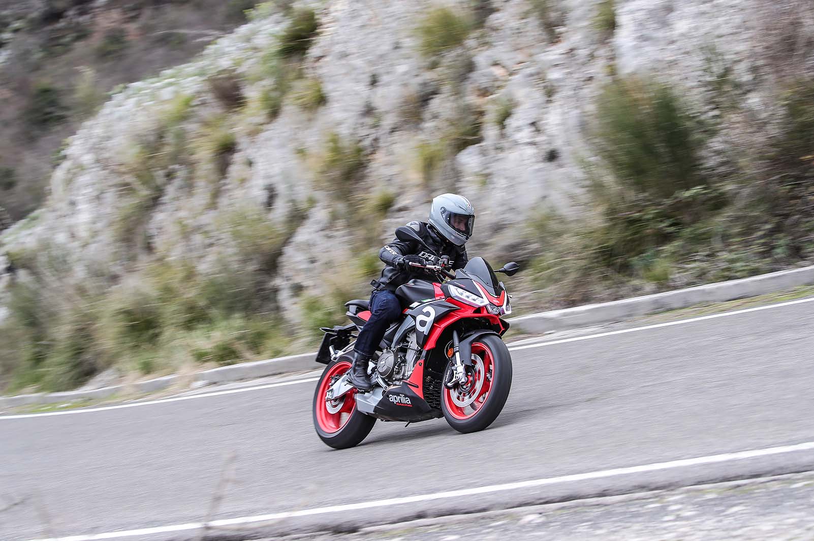 Aprilia Tuono 660, le foto della prova