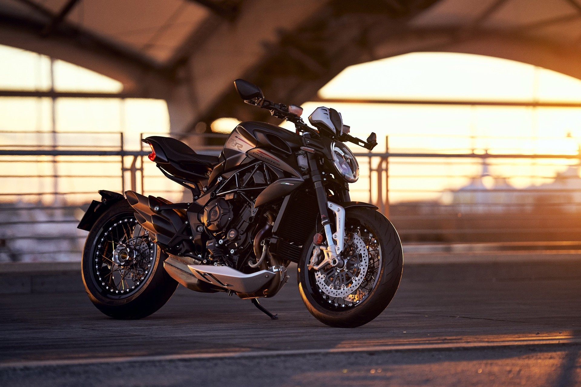 MV Agusta Dragster RR, RR SCS e Rosso 2021