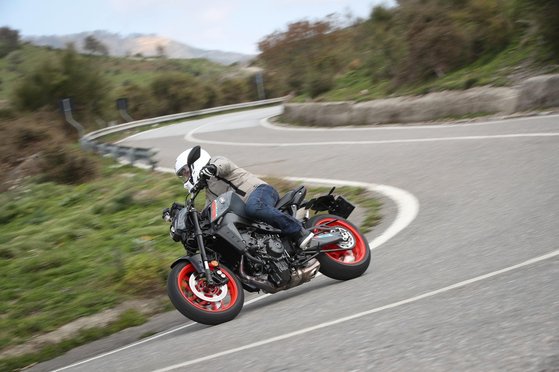 Yamaha MT-09 2021: la prova su strada