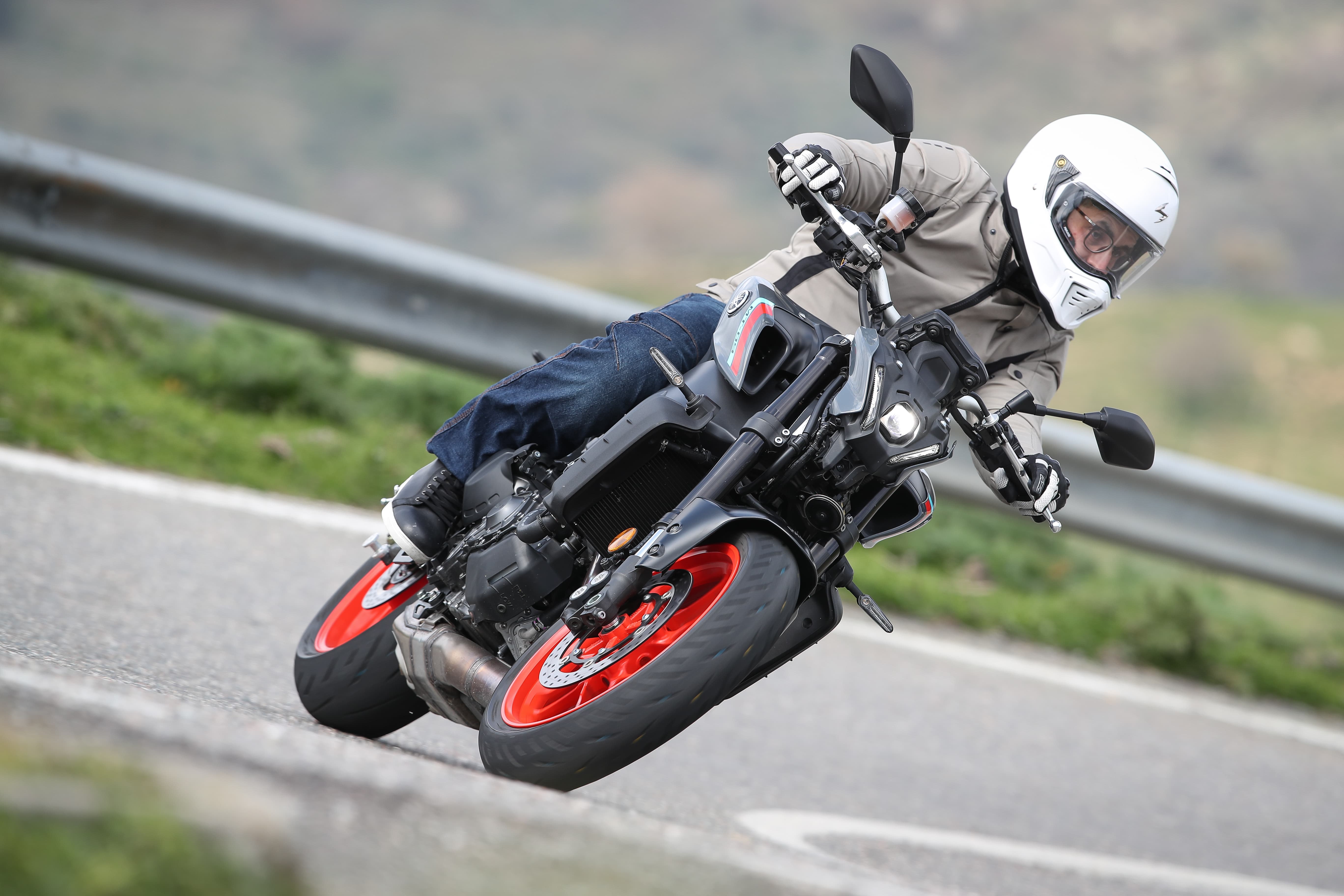 Yamaha MT-09 2021: la prova su strada