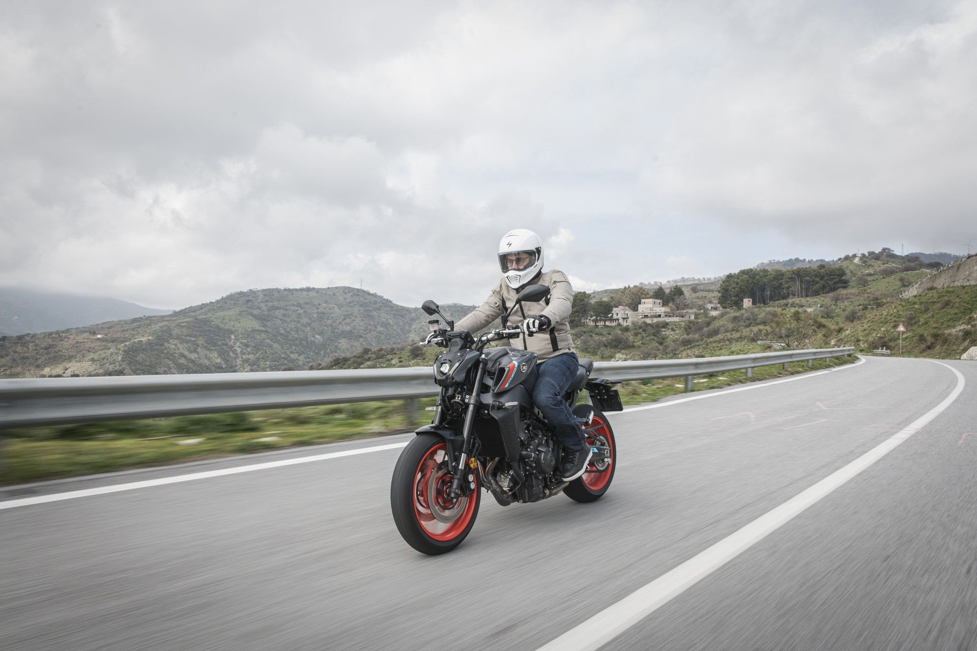 Yamaha MT-09 2021: la prova su strada