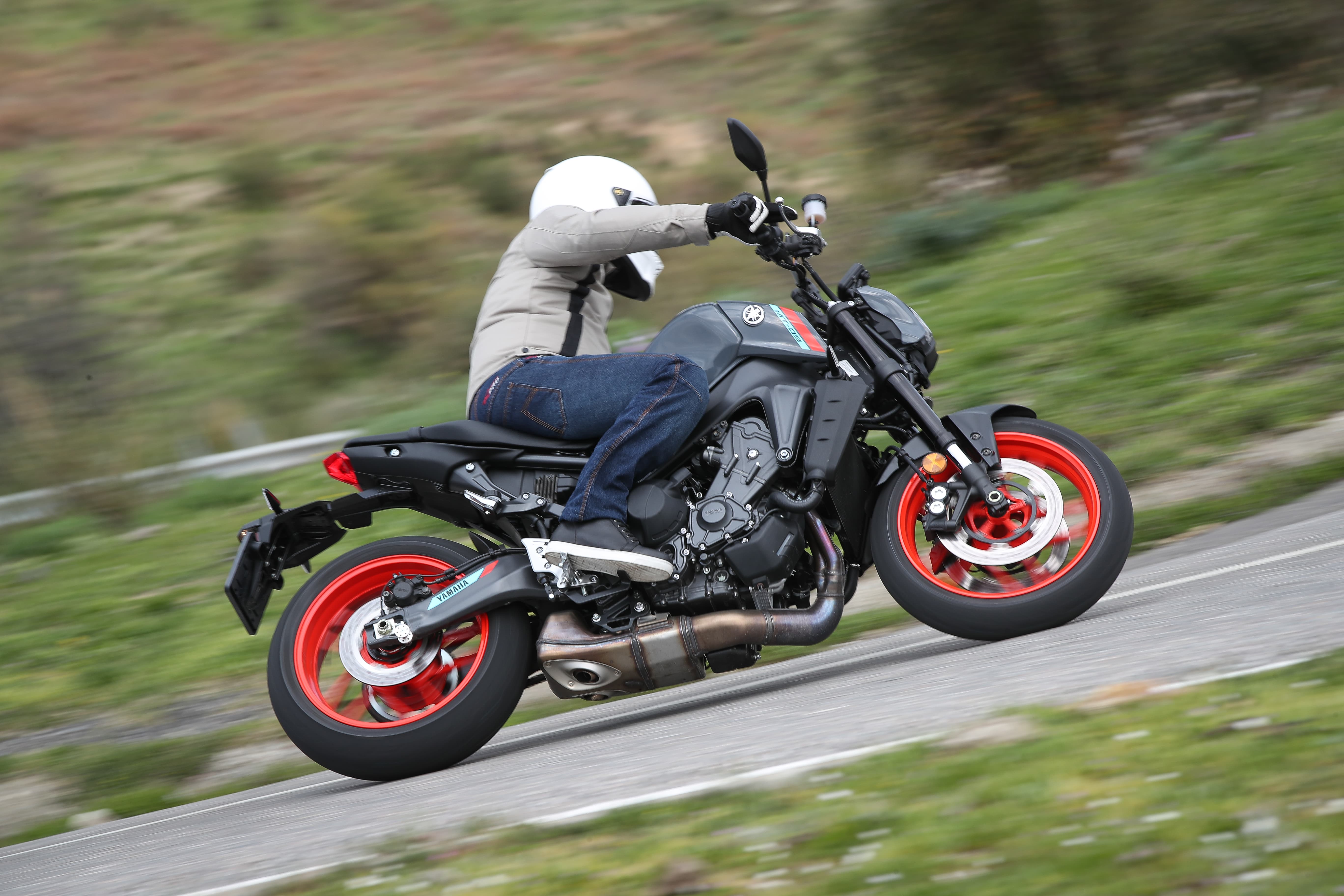 Yamaha MT-09 2021: la prova su strada