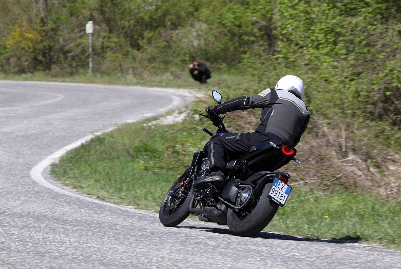 Honda CB1000R 2021 Black Edition, le foto della prova