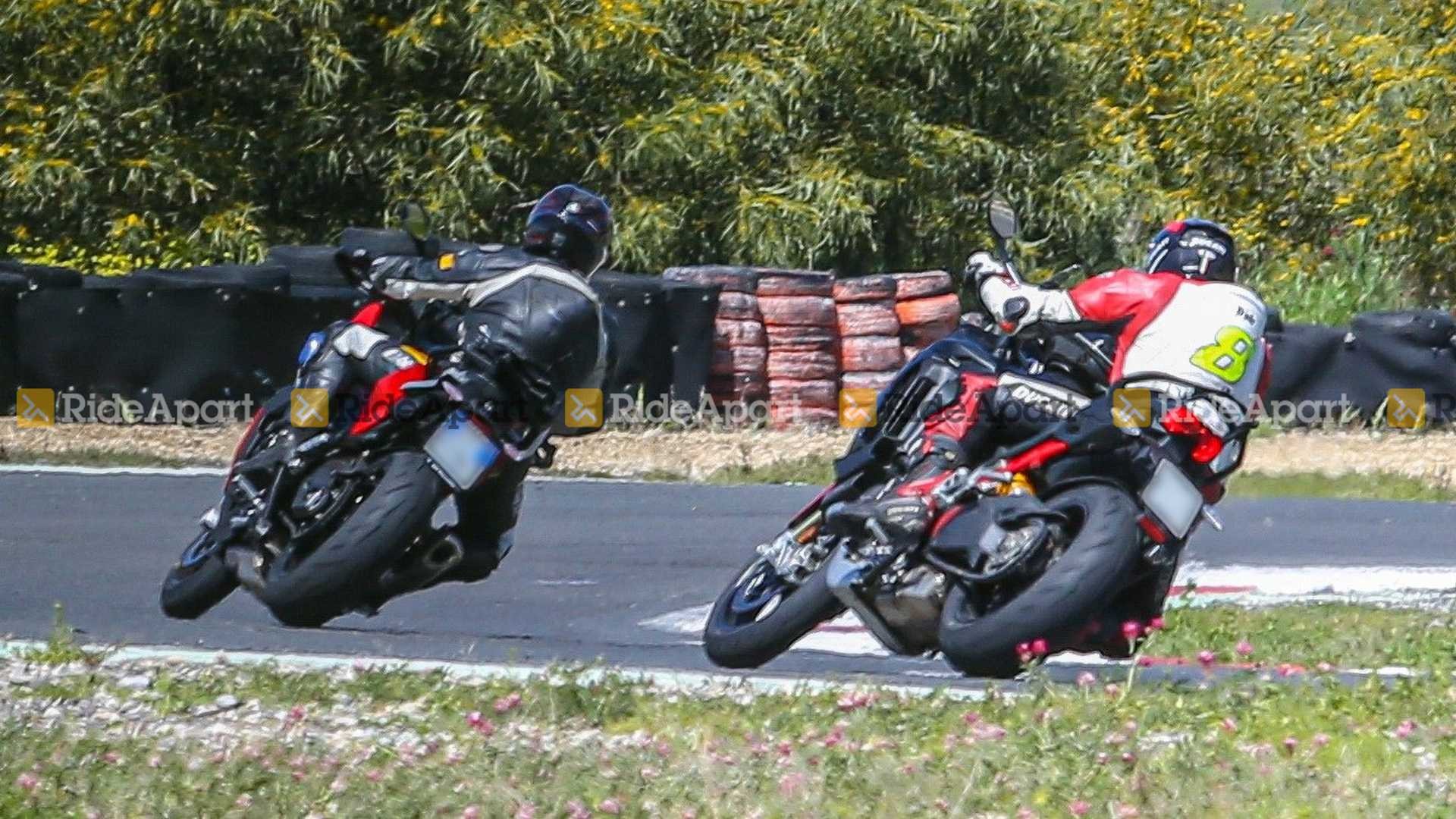 Ducati Multistrada V4: si rivede l'anteriore da 17 pollici (le foto spia)