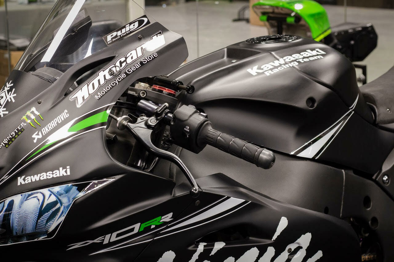 All'asta la Kawasaki ZX10RR MY 2016 di Jonathan Rea