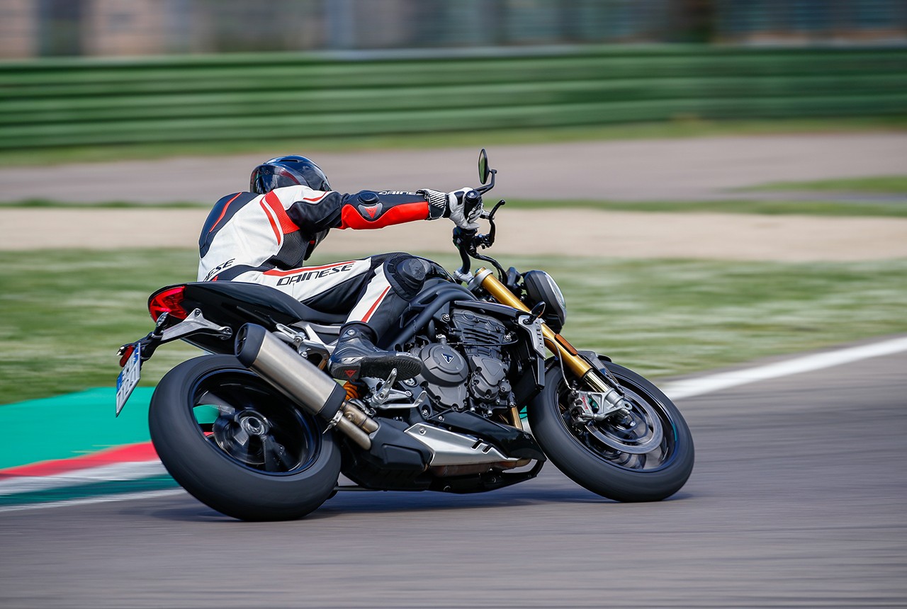 Triumph Speed Triple 1200 RS, le foto della prova