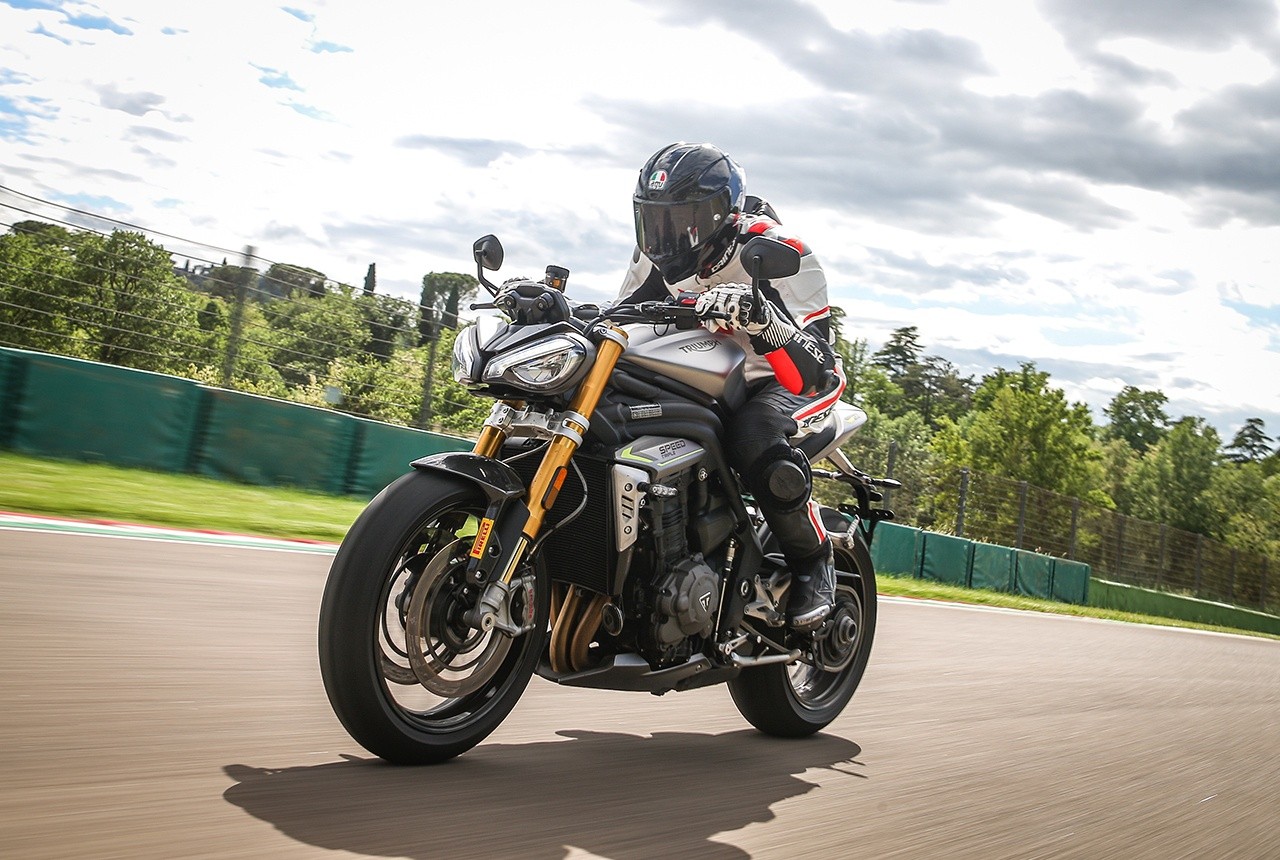 Triumph Speed Triple 1200 RS, le foto della prova