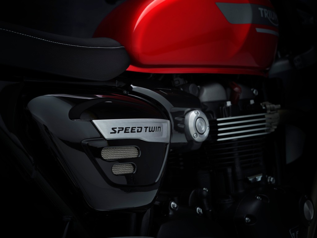 Triumph Speed Twin 2021: le foto