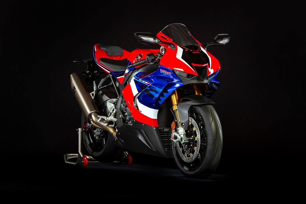 La Honda CBR1000RR-R Fireblade SP sfida la Fireblade del British SBK