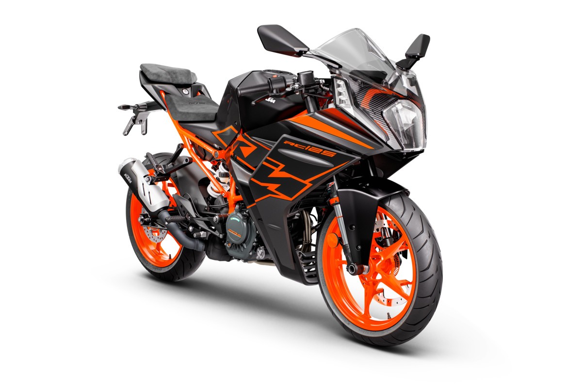 KTM RC 125 e RC 390 2022: le foto