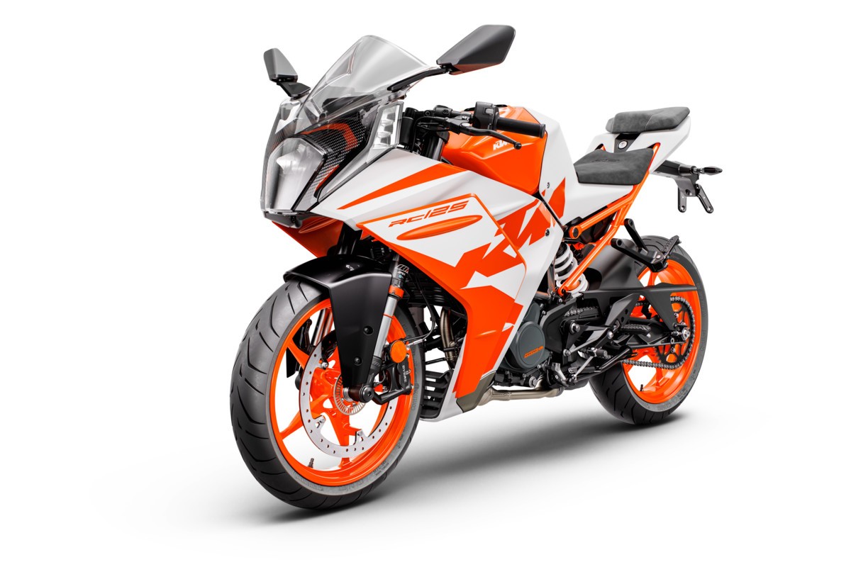 KTM RC 125 e RC 390 2022: le foto