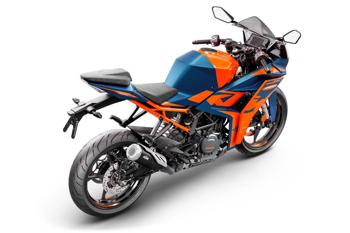 KTM RC 125 e RC 390 2022: le foto