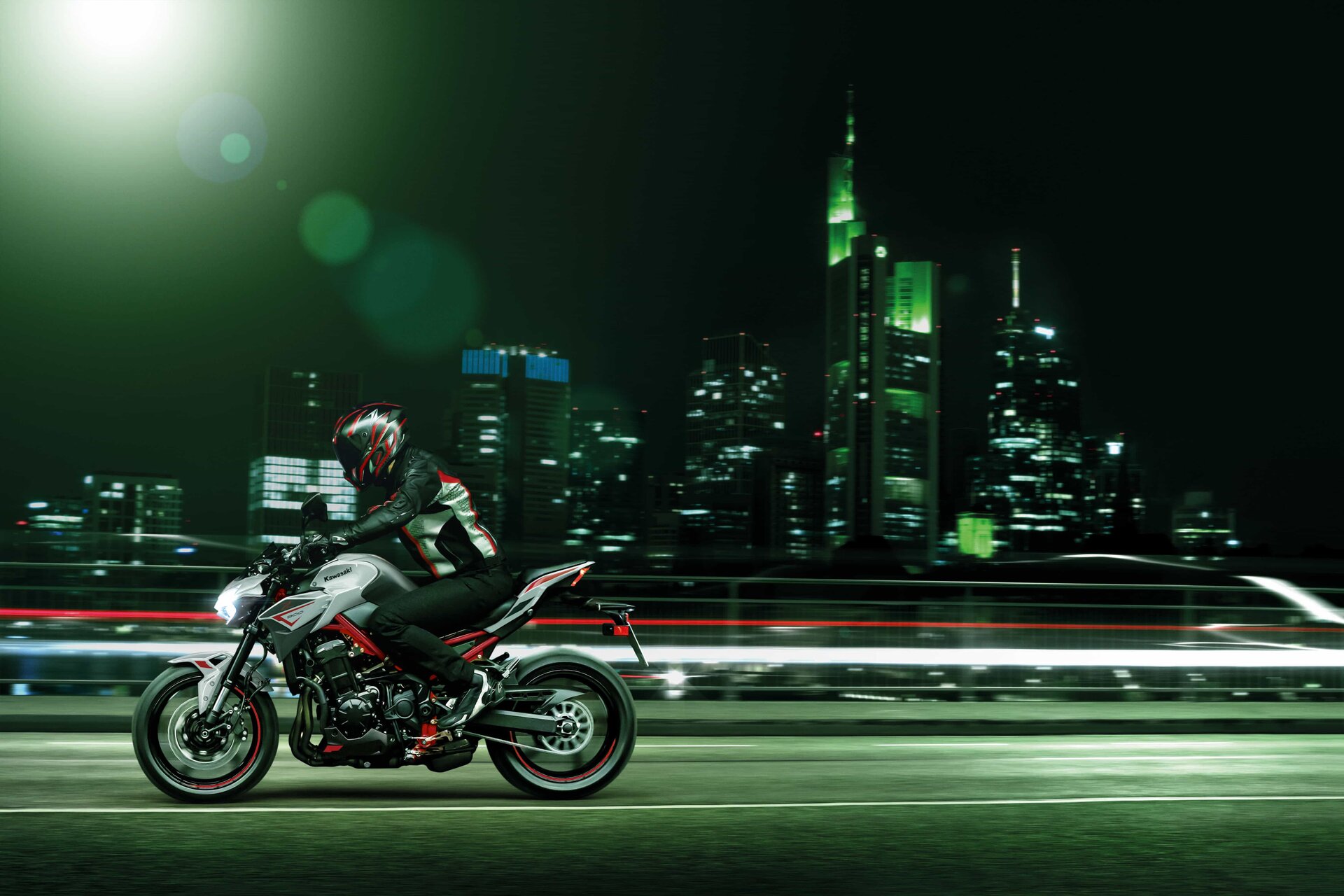 Kawasaki Z900 2022: le foto