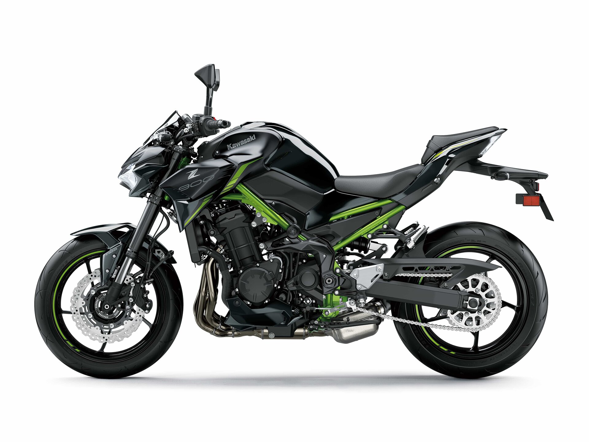 Kawasaki Z900 2022: le foto