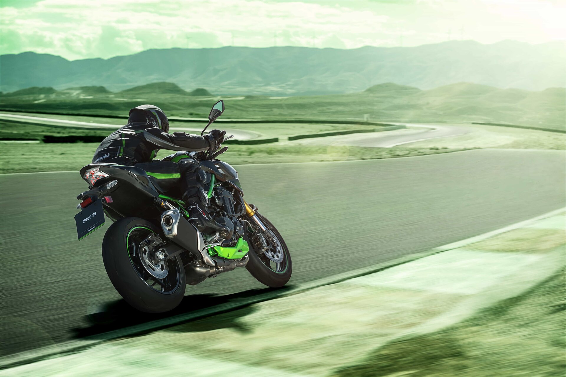 Kawasaki Z900 SE 2022: foto