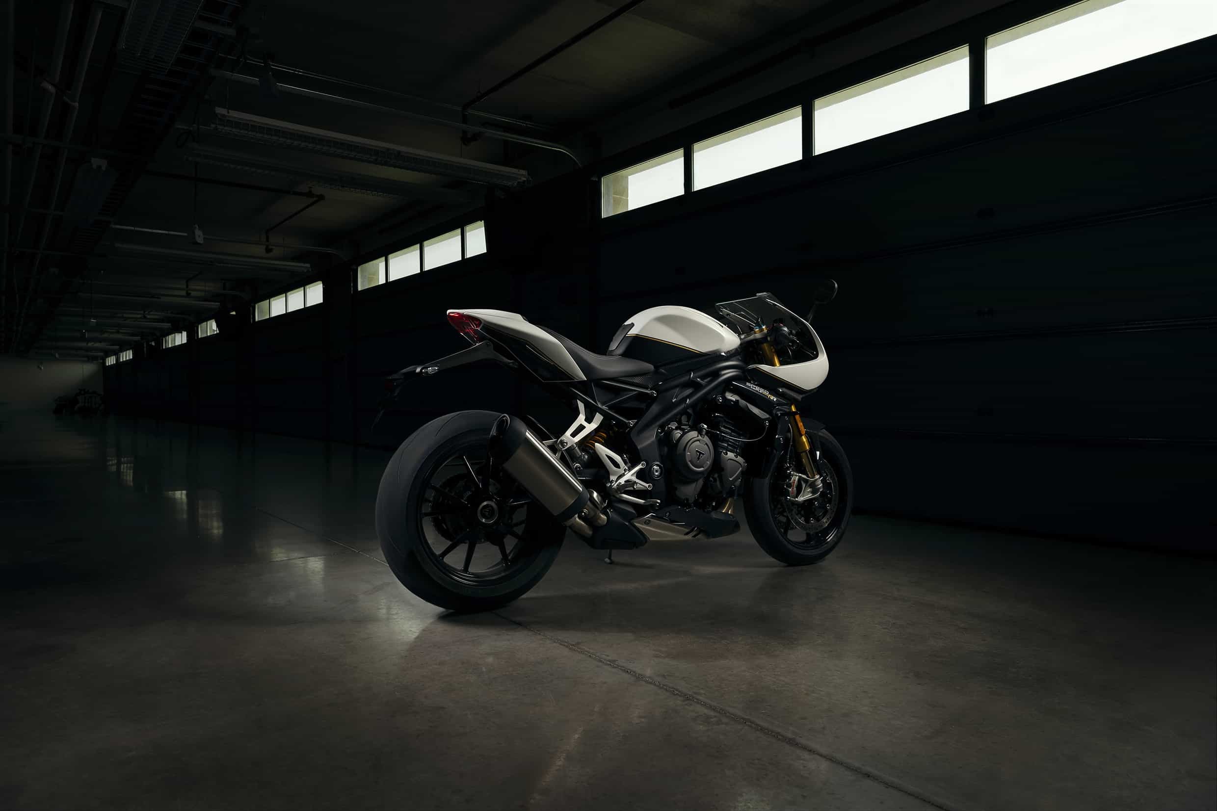 Triumph Speed Triple 1200 RR: le foto